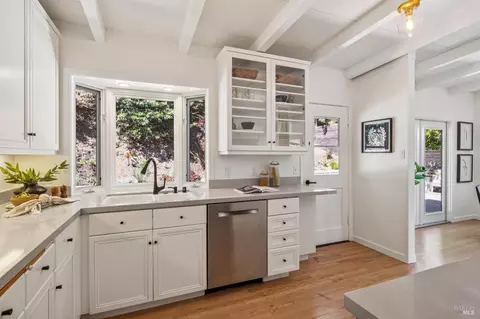 Kitchen - 485 Montecito Ave, Corte Madera, CA 94925 photo 5 of 5