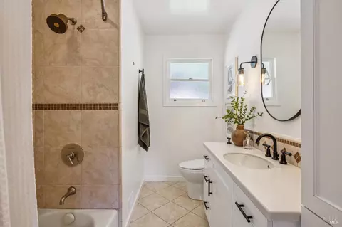 Bath - 485 Montecito Ave, Corte Madera, CA 94925 photo 1 of 3
