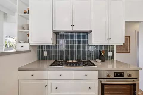 Kitchen - 485 Montecito Ave, Corte Madera, CA 94925 photo 4 of 5
