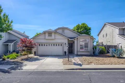 244 Somerville Dr, Vacaville, CA 95687