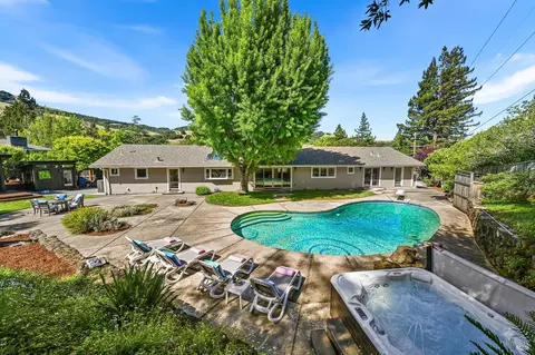 18 Dutch Valley Ln, San Anselmo, CA 94960