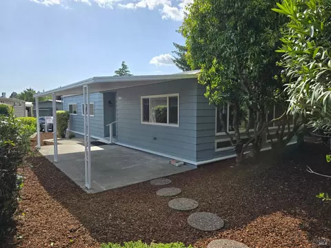 21 Sequoia Cir, Santa Rosa, CA 95401