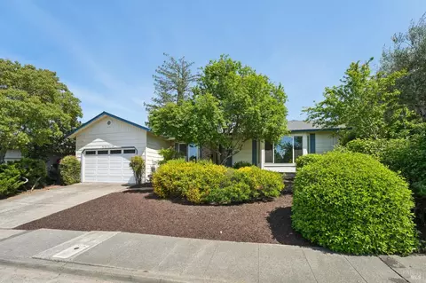4808 Westminster Pl, Santa Rosa, CA 95405