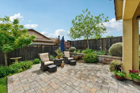 Exterior - 726 Elderberry Loop, Vacaville, CA 95688 photo 4 of 8