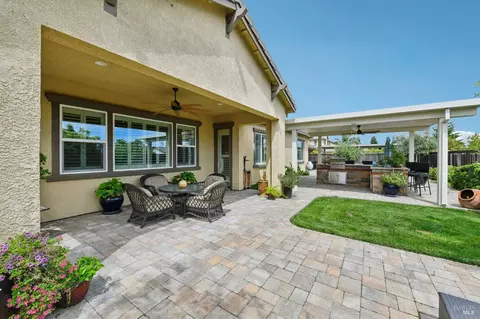 Exterior - 726 Elderberry Loop, Vacaville, CA 95688 photo 5 of 8