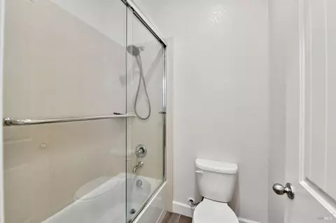 Bath - 726 Elderberry Loop, Vacaville, CA 95688 photo 3 of 5