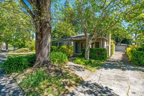 1034 Stewart St, Santa Rosa, CA 95404