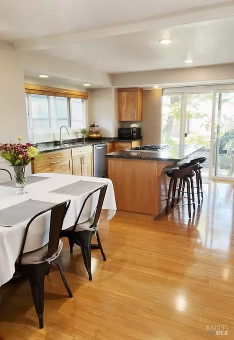 28 Elan Way, Napa, CA 94559