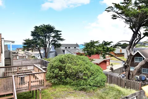 Exterior - 68 Ocean View Ave, Dillon Beach, CA 94929 photo 5 of 9