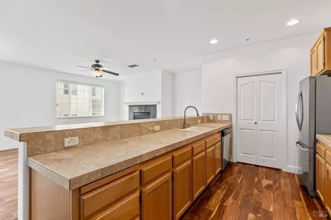Kitchen - 180 Johnson St, Windsor, CA 95492 photo 3 of 6