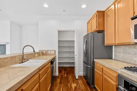 Kitchen - 180 Johnson St, Windsor, CA 95492 photo 1 of 6