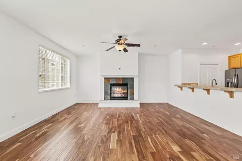 Living - 180 Johnson St, Windsor, CA 95492 photo 4 of 5