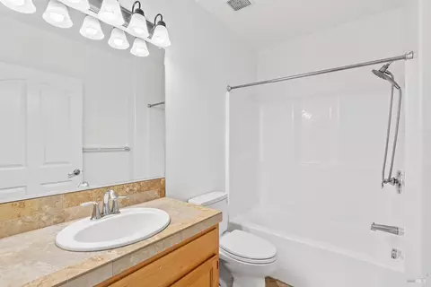 Bath - 180 Johnson St, Windsor, CA 95492 photo 1 of 3