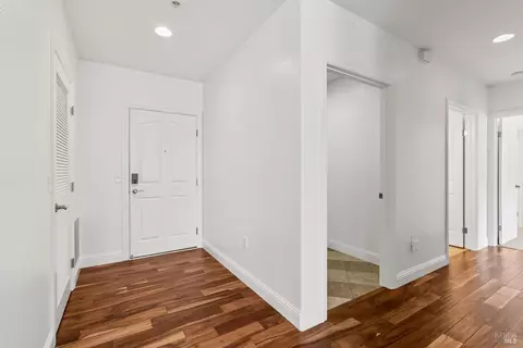 Entry Way - 180 Johnson St, Windsor, CA 95492 photo 2 of 3