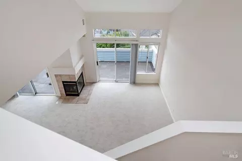 Living - 311 Stinson St #5, Vallejo, CA 94591 photo 5 of 5