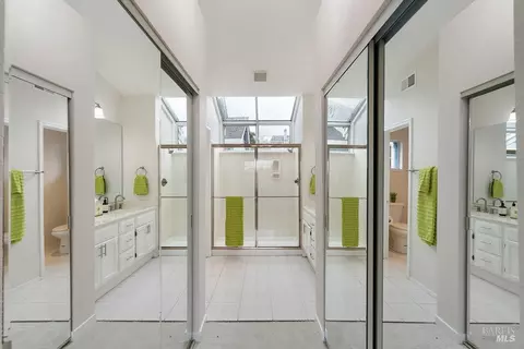 Bath - 311 Stinson St #5, Vallejo, CA 94591 photo 2 of 5