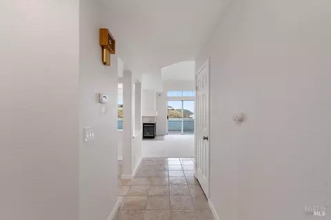 Entry Way - 311 Stinson St #5, Vallejo, CA 94591 photo 2 of 4