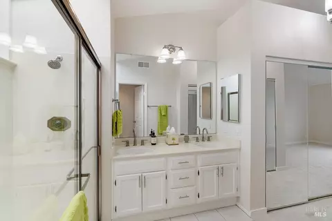 Bath - 311 Stinson St #5, Vallejo, CA 94591 photo 4 of 5