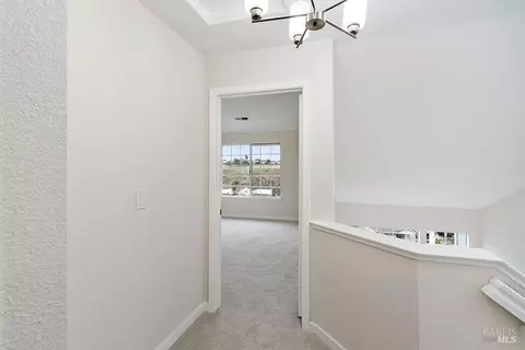 Entry Way - 311 Stinson St #5, Vallejo, CA 94591 photo 3 of 4