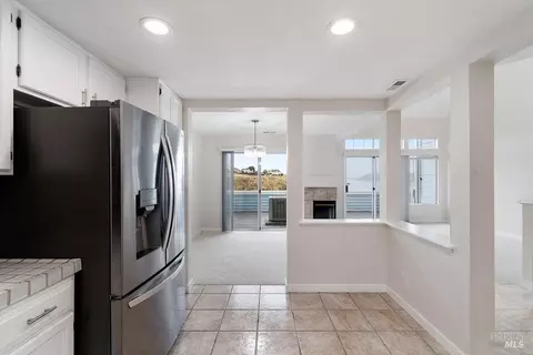 Kitchen - 311 Stinson St #5, Vallejo, CA 94591 photo 3 of 4