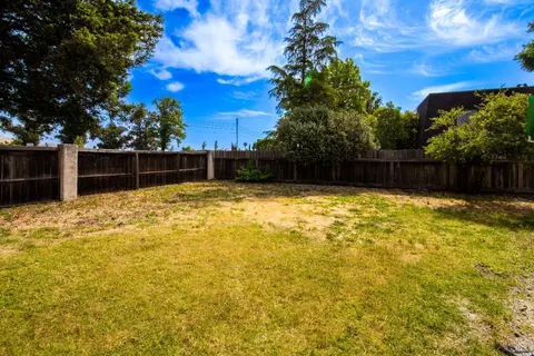 Exterior - 1926 Blossom Ct, Fairfield, CA 94533 photo 10 of 10