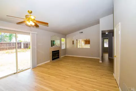 Living - 1926 Blossom Ct, Fairfield, CA 94533 photo 5 of 7