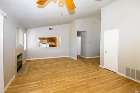 Living - 1926 Blossom Ct, Fairfield, CA 94533 photo 6 of 7