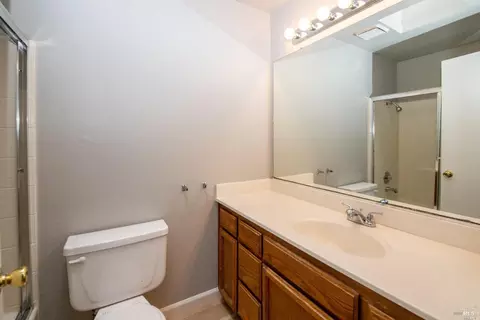 Bath - 1926 Blossom Ct, Fairfield, CA 94533 photo 1 of 2