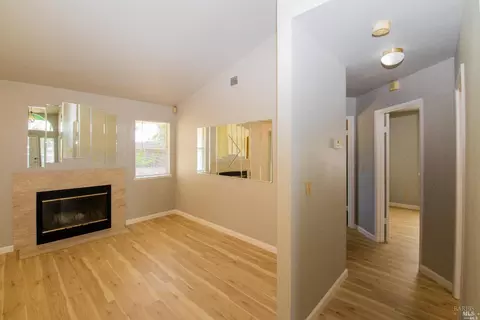 Living - 1926 Blossom Ct, Fairfield, CA 94533 photo 3 of 7