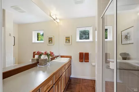 Bath - 2045 Muniz Ranch Rd, Jenner, CA 95450 photo 3 of 3