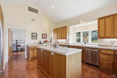 Kitchen - 2045 Muniz Ranch Rd, Jenner, CA 95450 photo 4 of 5