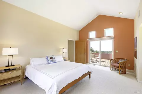 Bedroom - 2045 Muniz Ranch Rd, Jenner, CA 95450 photo 3 of 6