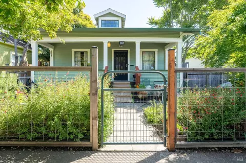 132 Lincoln St, Santa Rosa, CA 95401