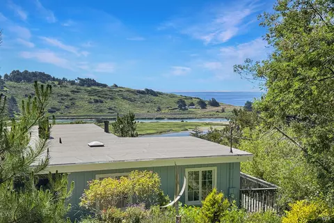 10777 Rock Point Dr, Jenner, CA 95450 photo 2