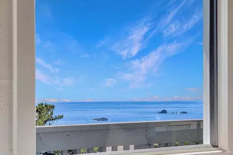 10777 Rock Point Dr, Jenner, CA 95450 photo 4
