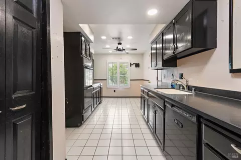 Kitchen - 959 Coventry Ln, Fairfield, CA 94533 photo 1 of 4