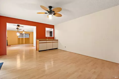 Living - 959 Coventry Ln, Fairfield, CA 94533 photo 6 of 6