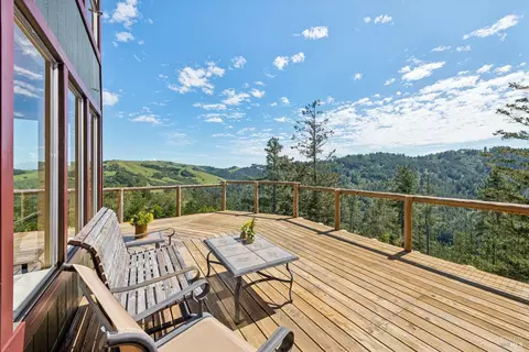 40 El Mirador Dr, Nicasio, CA 94946