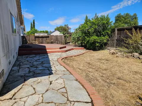 Exterior - 2454 E Atlantic Ave, Fairfield, CA 94533 photo 3 of 10