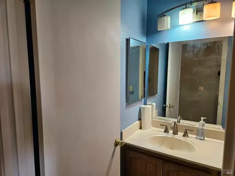 Bath - 2454 E Atlantic Ave, Fairfield, CA 94533 photo 3 of 7