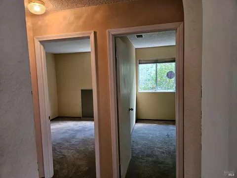 Entry Way - 2454 E Atlantic Ave, Fairfield, CA 94533 photo 2 of 3