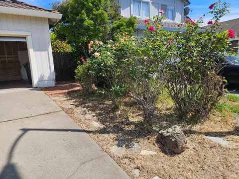 Exterior - 2454 E Atlantic Ave, Fairfield, CA 94533 photo 4 of 10