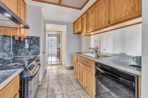 Kitchen - 156 Stanford Dr, Vallejo, CA 94589 photo 4 of 4