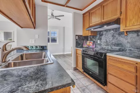 Kitchen - 156 Stanford Dr, Vallejo, CA 94589 photo 3 of 4