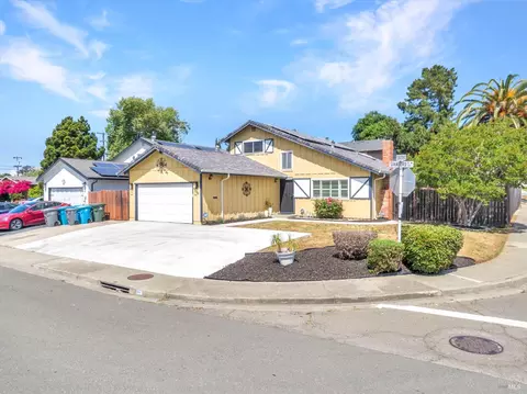 Exterior - 156 Stanford Dr, Vallejo, CA 94589 photo 6 of 7