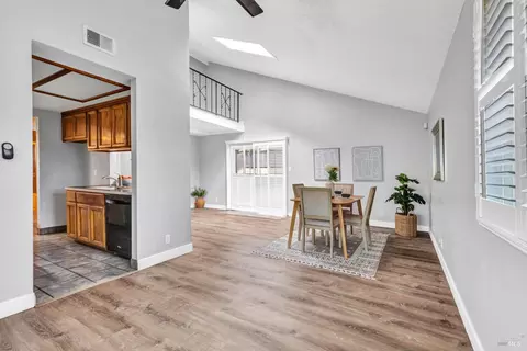 Entry Way - 156 Stanford Dr, Vallejo, CA 94589 photo 1 of 4