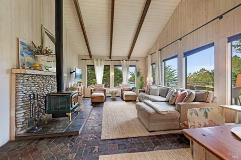 Living - 20850 Highway 1, Jenner, CA 95450 photo 2 of 4