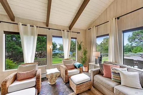 Living - 20850 Highway 1, Jenner, CA 95450 photo 3 of 4