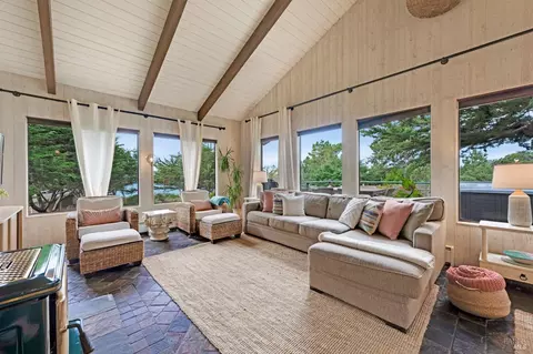 Living - 20850 Highway 1, Jenner, CA 95450 photo 1 of 4