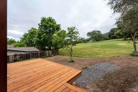 Exterior - 1091 Maple Ave, Ukiah, CA 95482 photo 2 of 4
